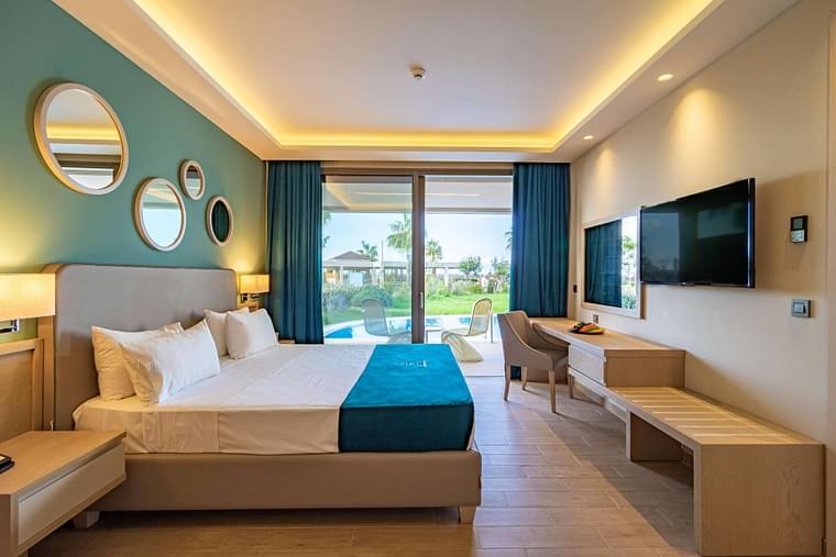 Primary hotel