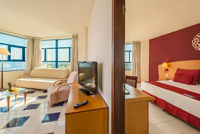 Primary hotel