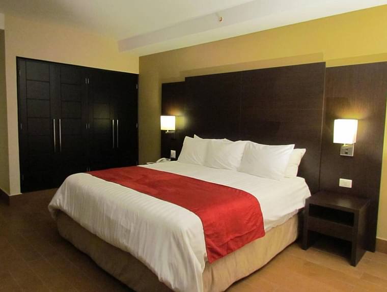 Primary hotel
