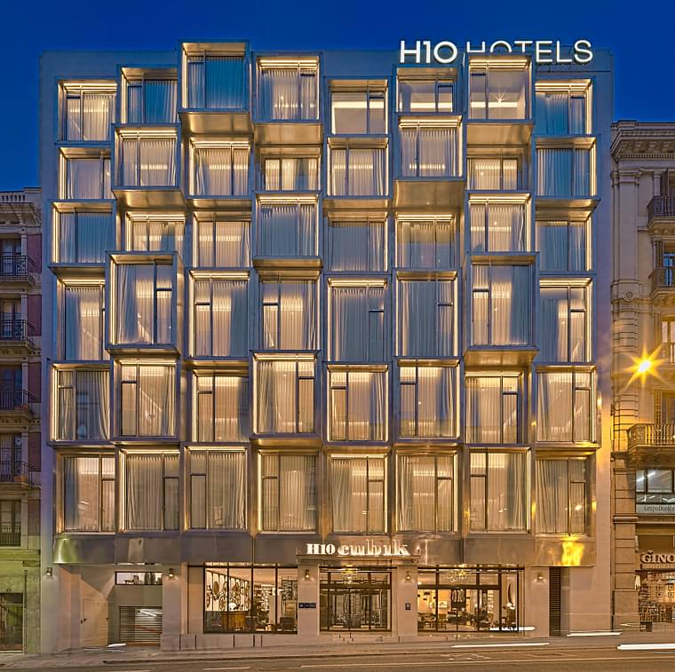 Primary hotel