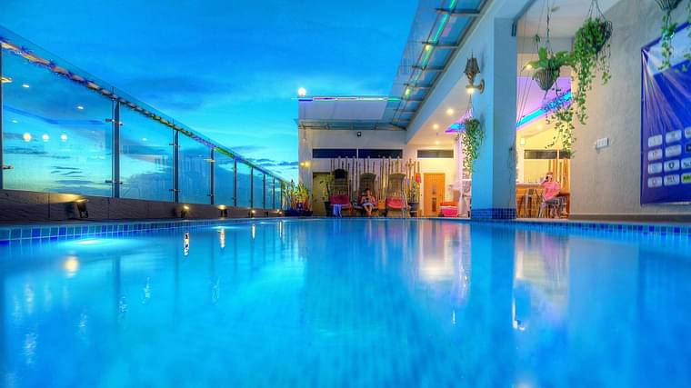 Primary hotel