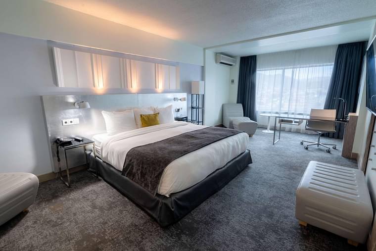 Primary hotel