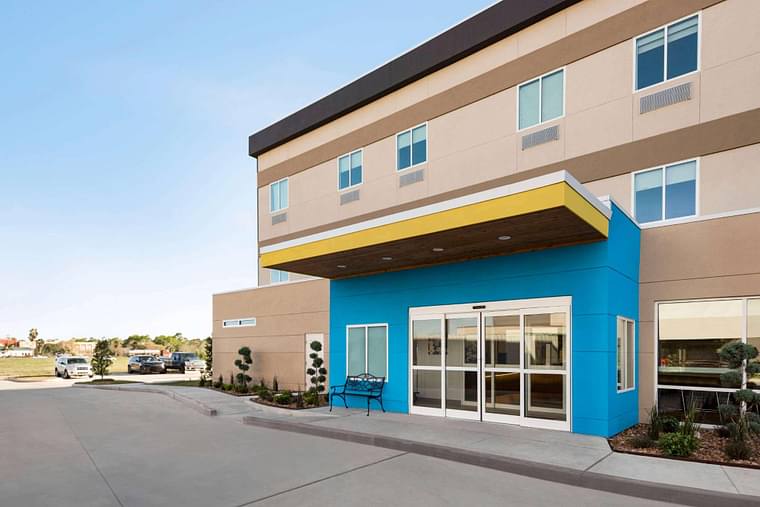 Primary hotel