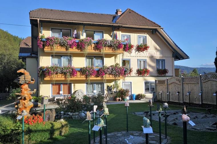 Primary hotel
