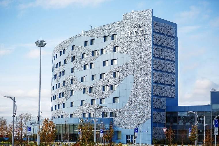 Primary hotel