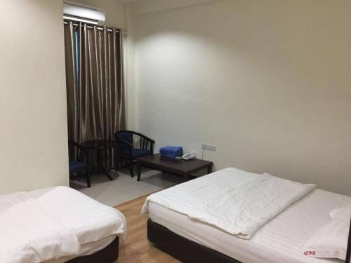 Primary hotel