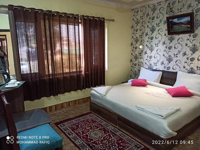 Primary hotel