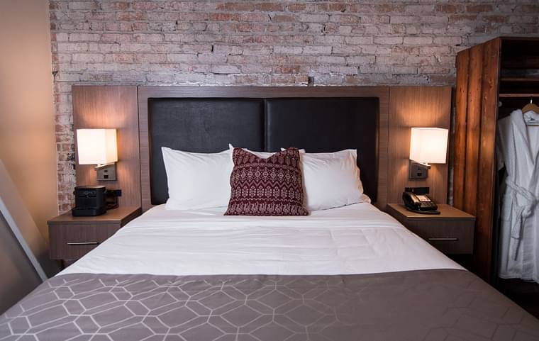 Primary hotel