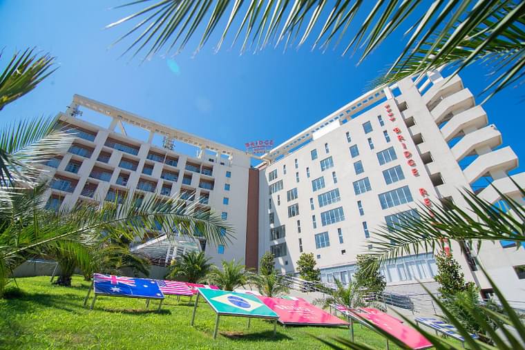 Primary hotel