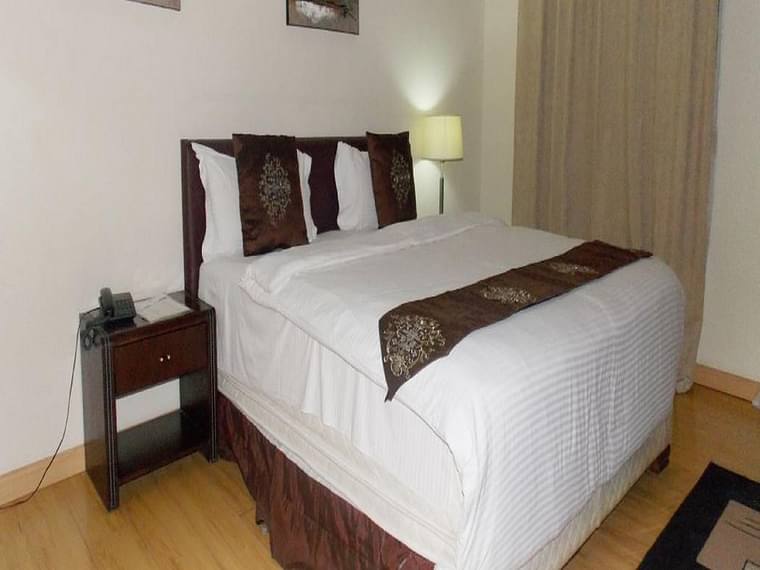 Primary hotel