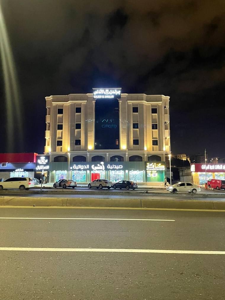 Primary hotel