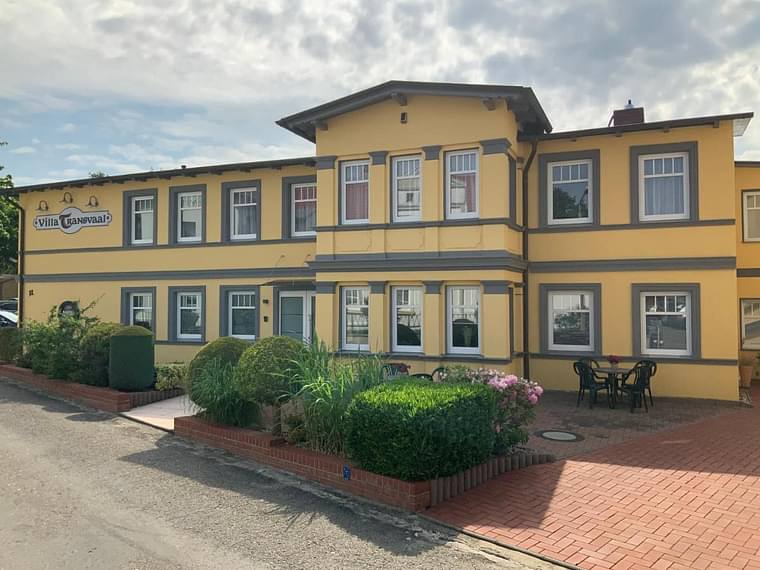 Primary hotel