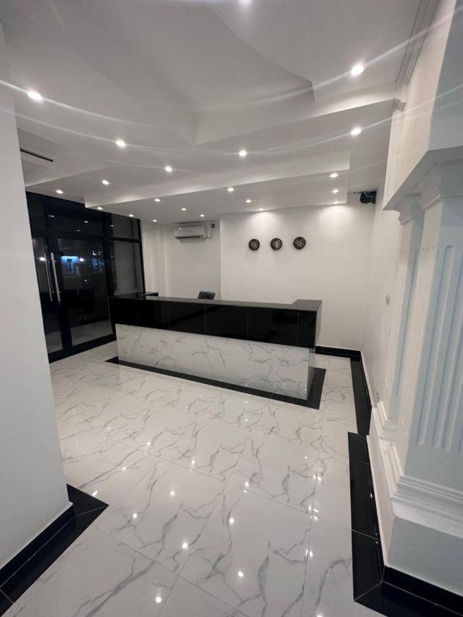 Primary hotel