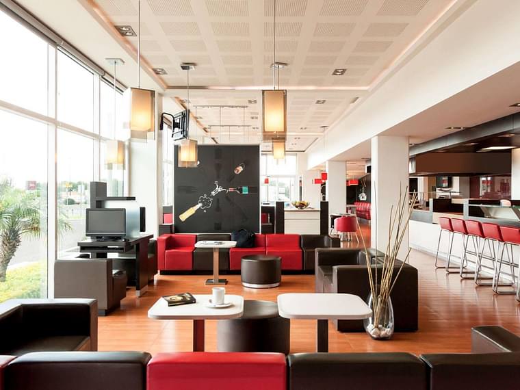 Primary hotel
