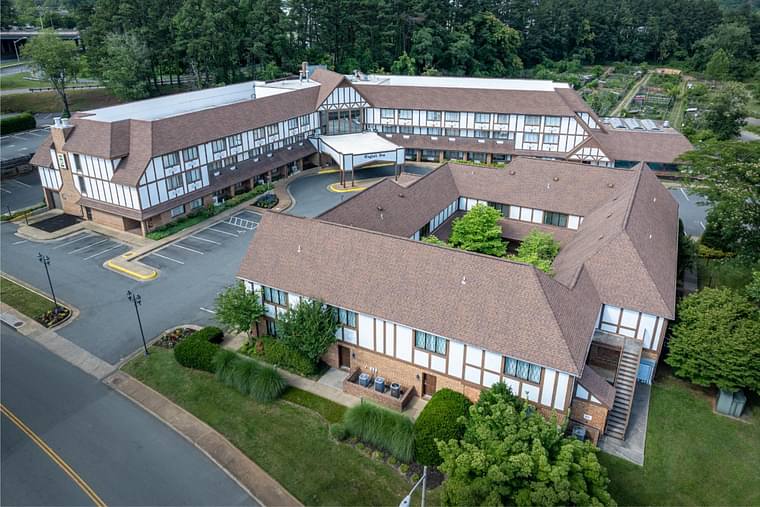 Primary hotel