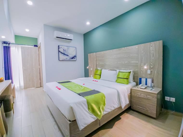 Primary hotel