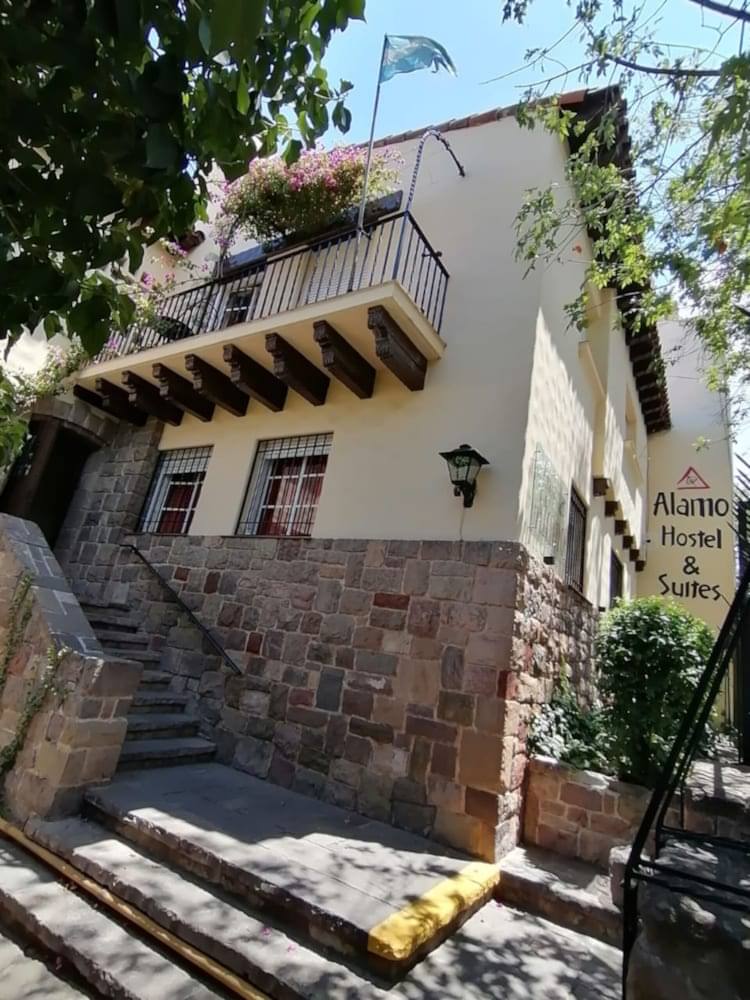 Primary hotel