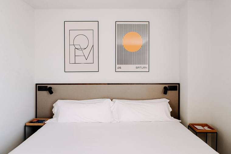 Primary hotel