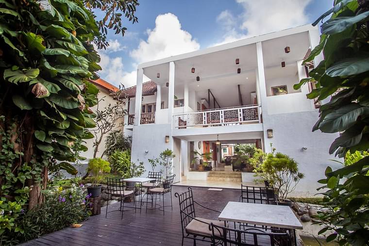 Primary hotel