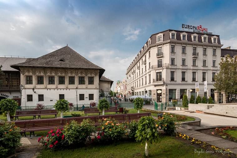 Primary hotel